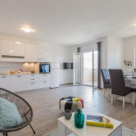 Maiv Residence - Family & Designer Suites Рогозница Экстерьер фото