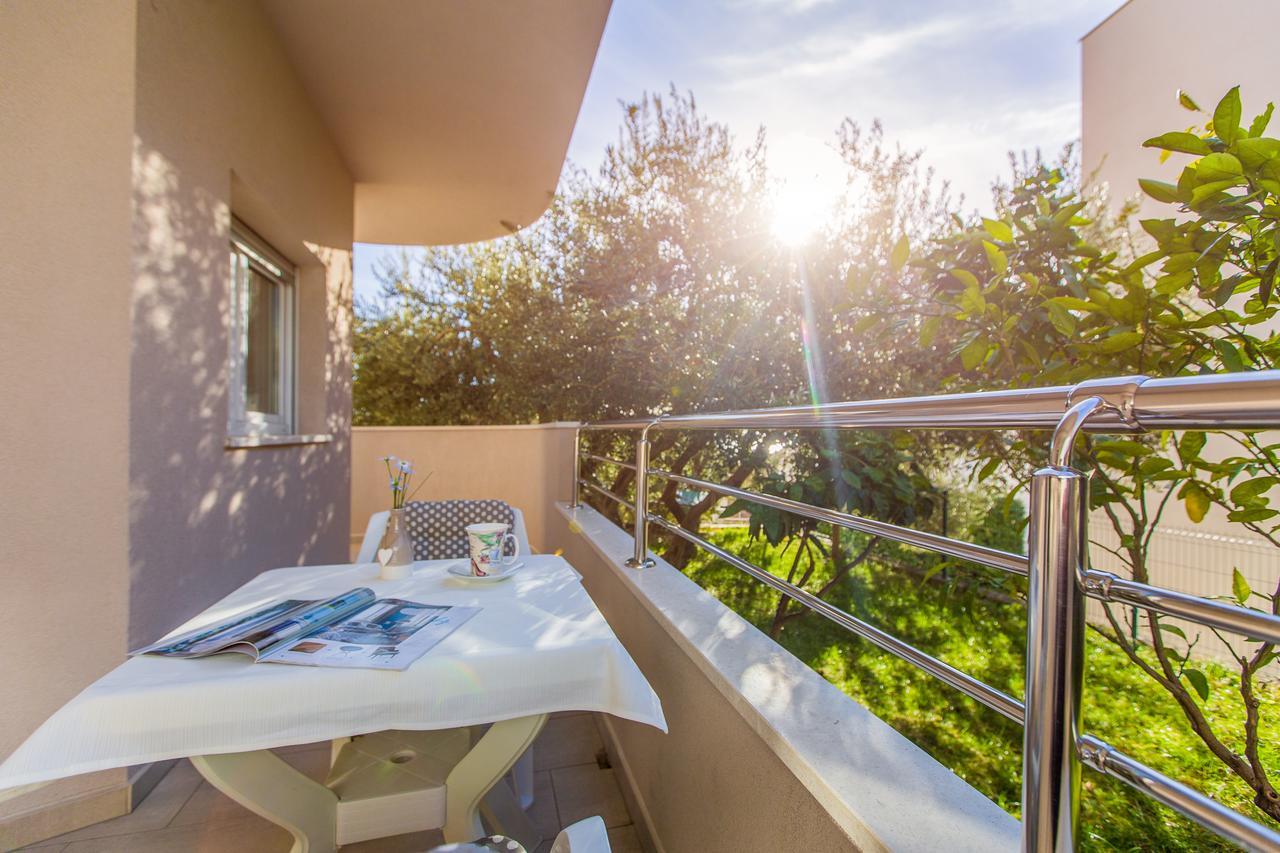 Maiv Residence - Family & Designer Suites Рогозница Экстерьер фото