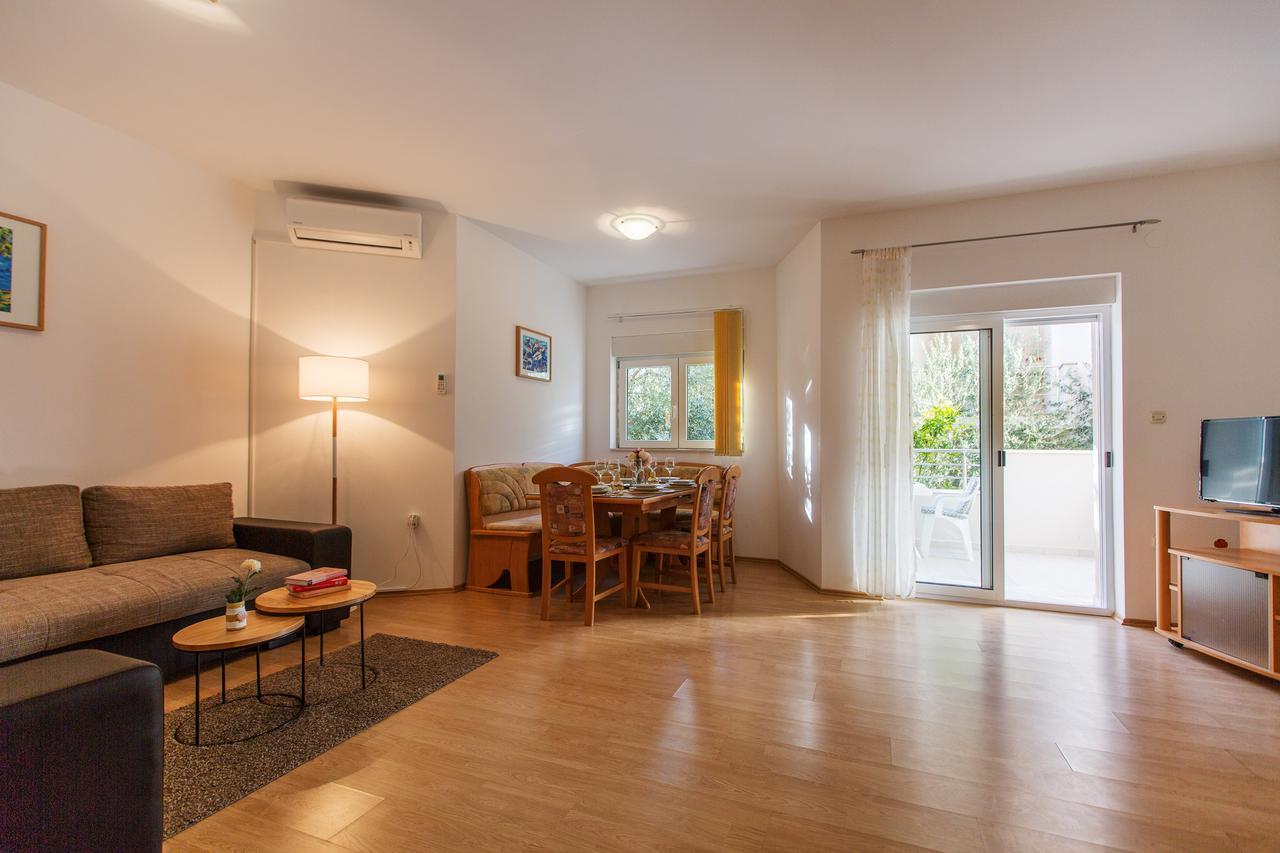Maiv Residence - Family & Designer Suites Рогозница Экстерьер фото