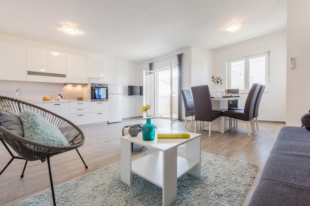 Maiv Residence - Family & Designer Suites Рогозница Экстерьер фото