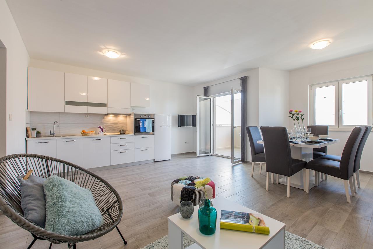 Maiv Residence - Family & Designer Suites Рогозница Экстерьер фото