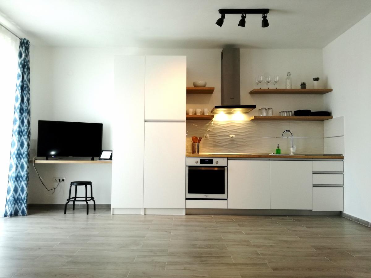 Maiv Residence - Family & Designer Suites Рогозница Экстерьер фото
